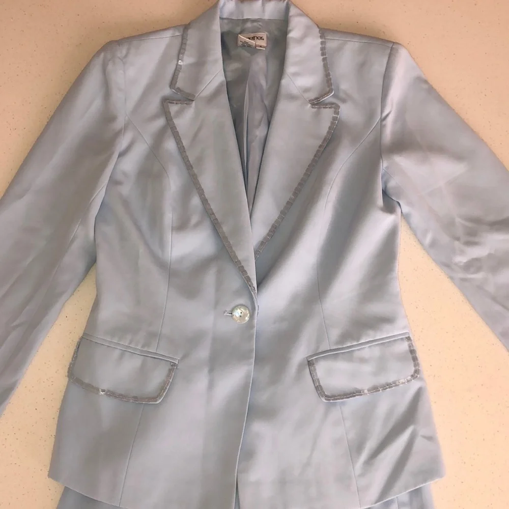 Pastel blue skirt suit - Picture 2 of 7